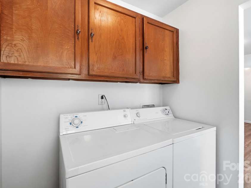 5921 Falstaff Drive, Charlotte, NC 28227.  MLS# CAR4429279, YatesRealty ID 53736. 