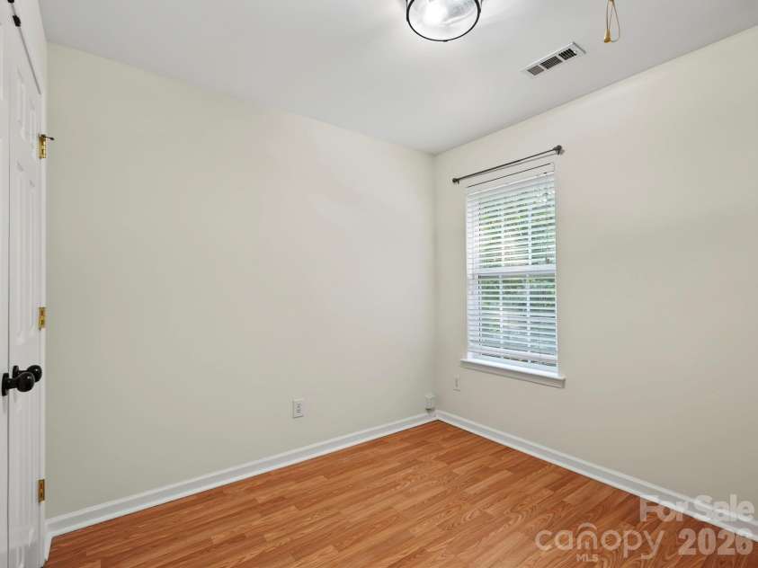 5724 Henderson Oaks Drive, Charlotte, NC 28269.  MLS# CAR4429797, YatesRealty ID 53737. 