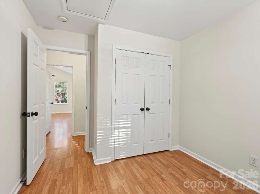 5724 Henderson Oaks Drive, Charlotte, NC 28269.  MLS# CAR4429797, YatesRealty ID 53737. 