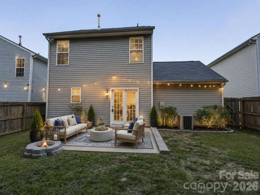 5724 Henderson Oaks Drive, Charlotte, NC 28269.  MLS# CAR4429797, YatesRealty ID 53737. 