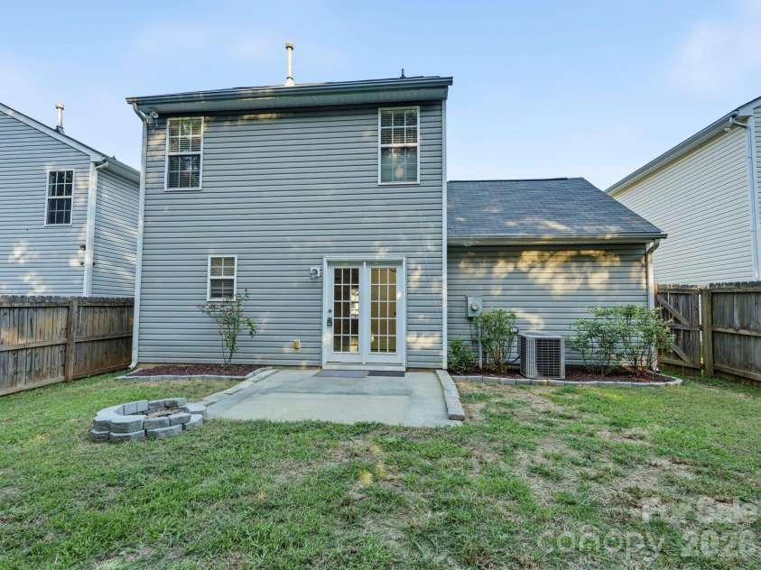 5724 Henderson Oaks Drive, Charlotte, NC 28269.  MLS# CAR4429797, YatesRealty ID 53737. 