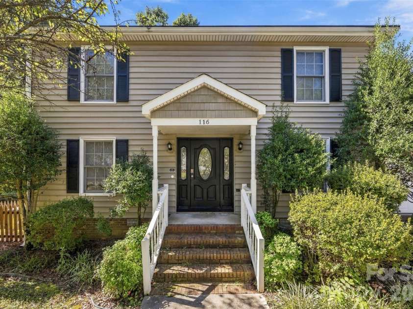 116 Beacon Hills Drive, Gastonia, NC 28056.  MLS# CAR4429885, YatesRealty ID 53738. 