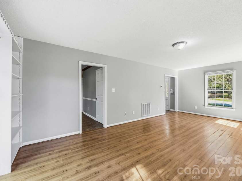 116 Beacon Hills Drive, Gastonia, NC 28056.  MLS# CAR4429885, YatesRealty ID 53738. 