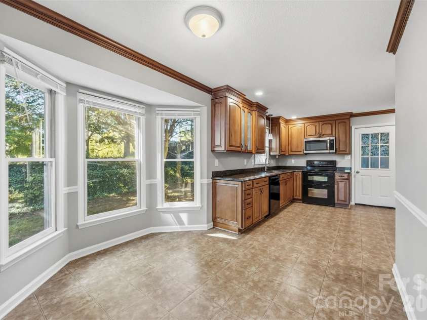116 Beacon Hills Drive, Gastonia, NC 28056.  MLS# CAR4429885, YatesRealty ID 53738. 