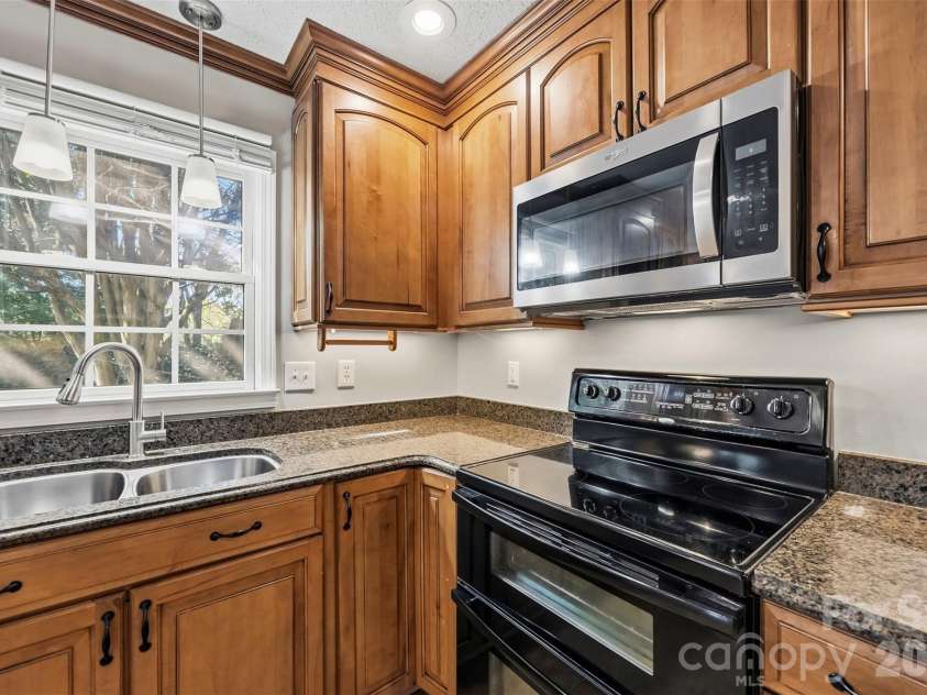 116 Beacon Hills Drive, Gastonia, NC 28056.  MLS# CAR4429885, YatesRealty ID 53738. 