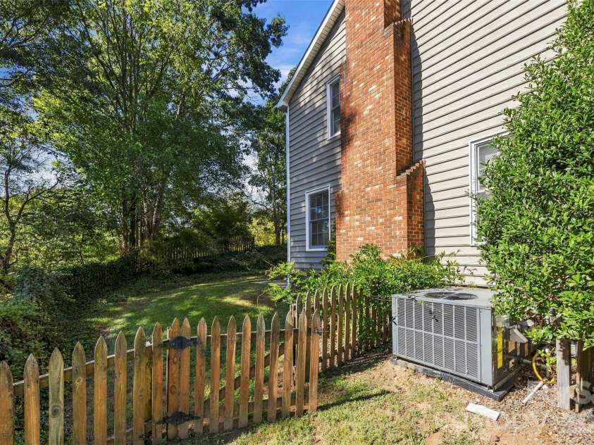 116 Beacon Hills Drive, Gastonia, NC 28056.  MLS# CAR4429885, YatesRealty ID 53738. 