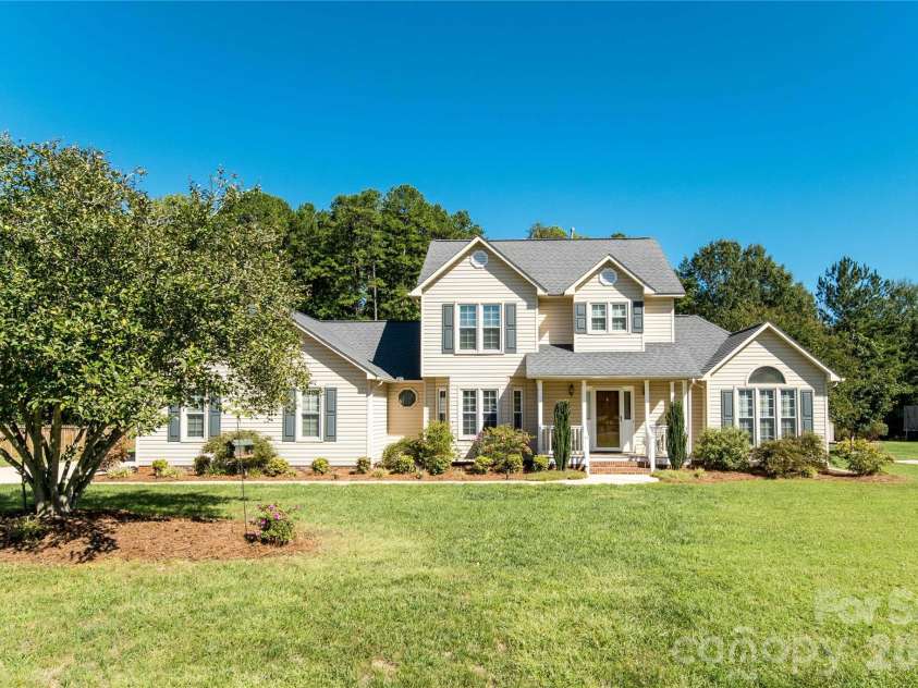 165 Scott Trace, Salisbury, NC 28147.  MLS# CAR4429732, YatesRealty ID 53739. 