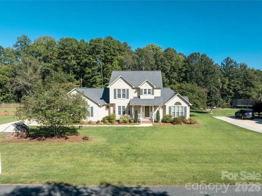 165 Scott Trace, Salisbury, NC 28147.  MLS# CAR4429732, YatesRealty ID 53739. 