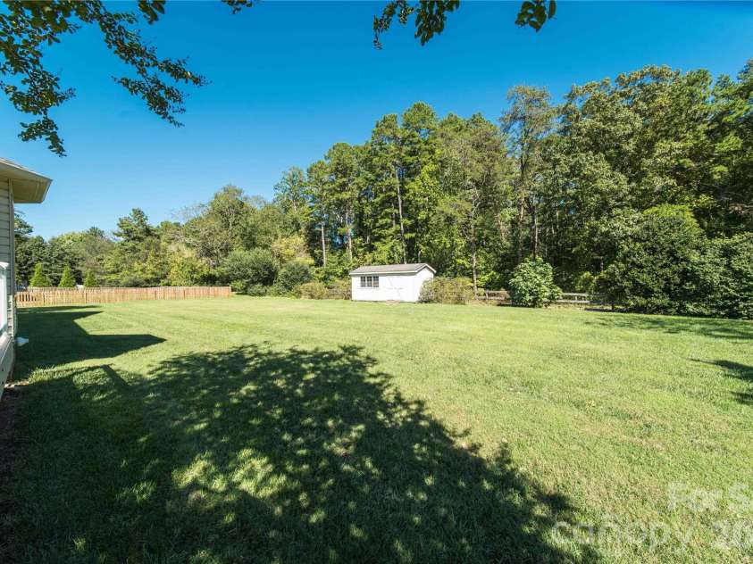165 Scott Trace, Salisbury, NC 28147.  MLS# CAR4429732, YatesRealty ID 53739. 