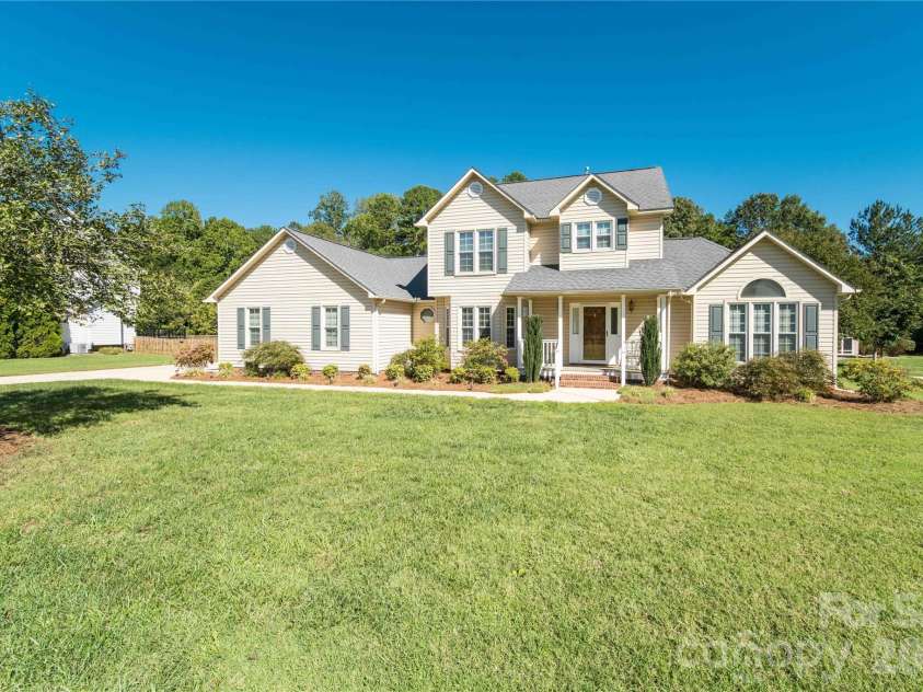 165 Scott Trace, Salisbury, NC 28147.  MLS# CAR4429732, YatesRealty ID 53739. 