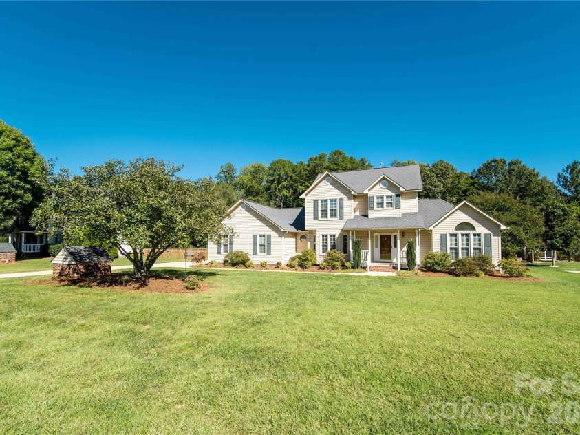 165 Scott Trace, Salisbury, NC 28147.  MLS# CAR4429732, YatesRealty ID 53739. 