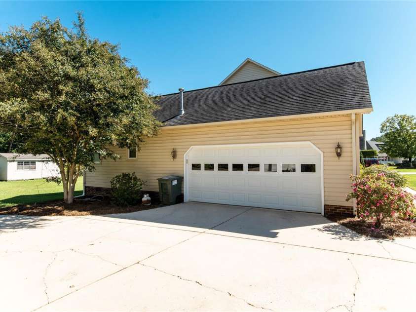 165 Scott Trace, Salisbury, NC 28147.  MLS# CAR4429732, YatesRealty ID 53739. 