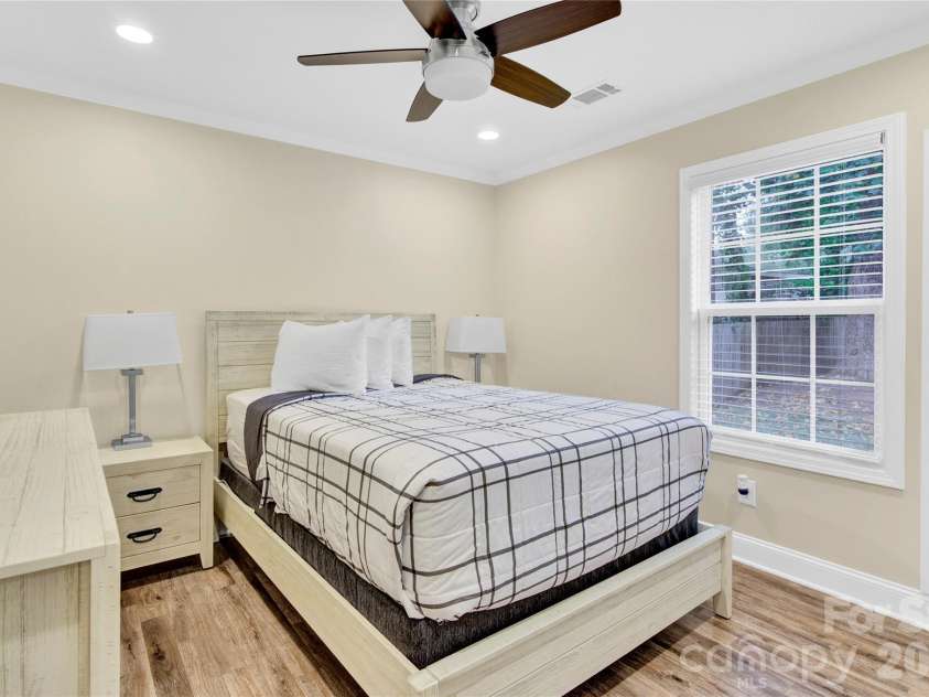 919 Edgemont Avenue, Belmont, NC 28012.  MLS# CAR4429900, YatesRealty ID 53740. 