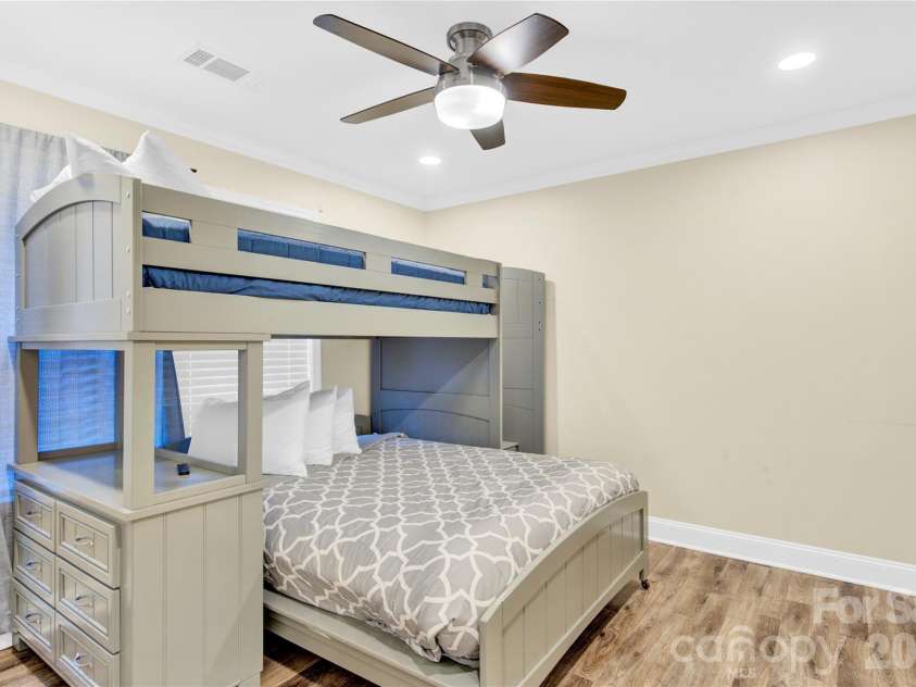 919 Edgemont Avenue, Belmont, NC 28012.  MLS# CAR4429900, YatesRealty ID 53740. 