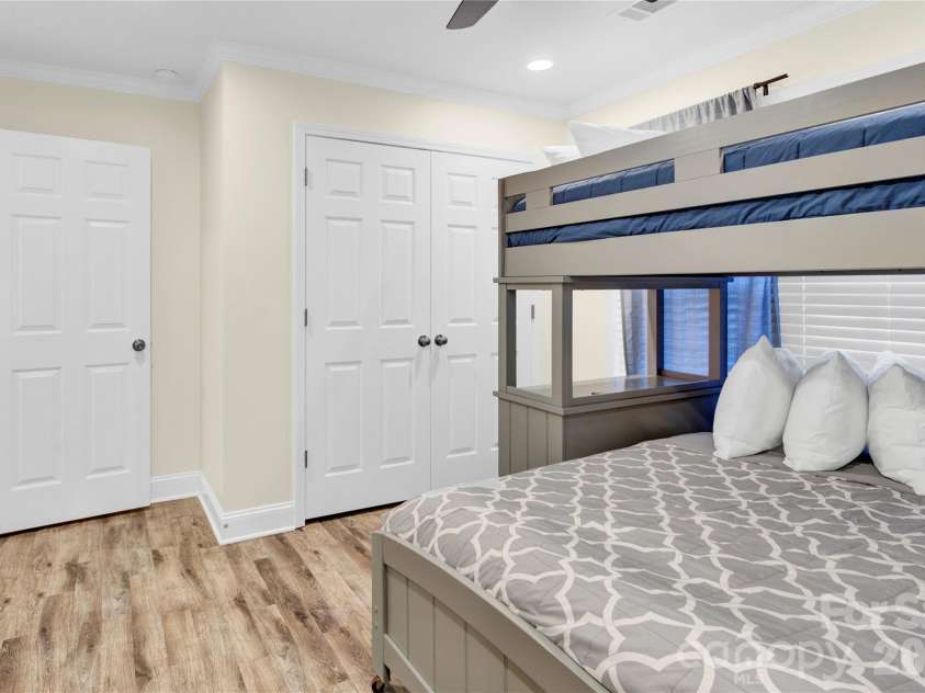 919 Edgemont Avenue, Belmont, NC 28012.  MLS# CAR4429900, YatesRealty ID 53740. 