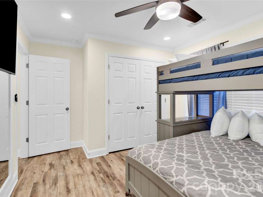 919 Edgemont Avenue, Belmont, NC 28012.  MLS# CAR4429900, YatesRealty ID 53740. 