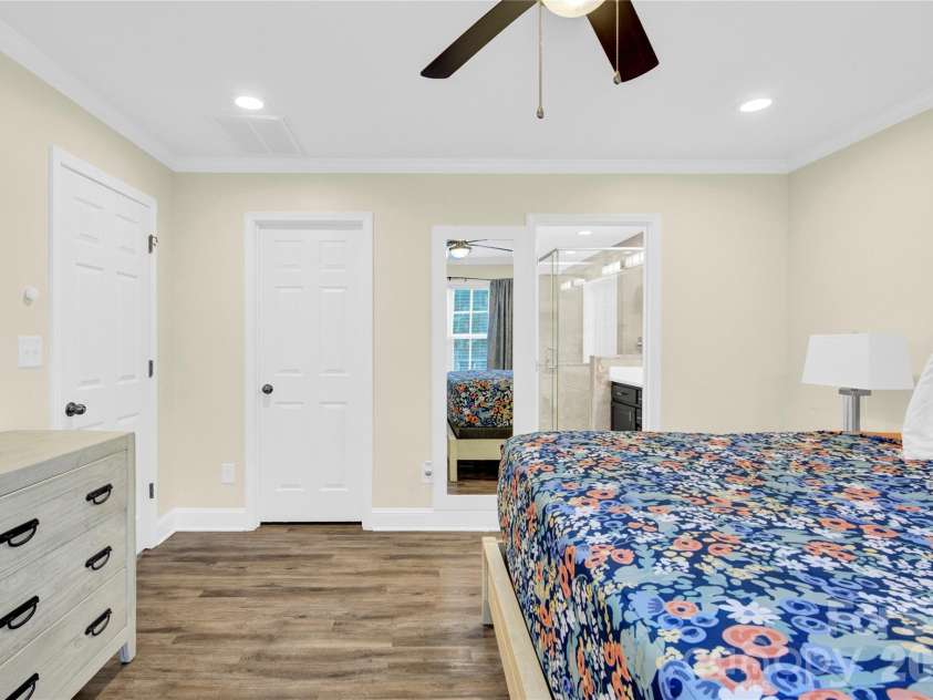 919 Edgemont Avenue, Belmont, NC 28012.  MLS# CAR4429900, YatesRealty ID 53740. 