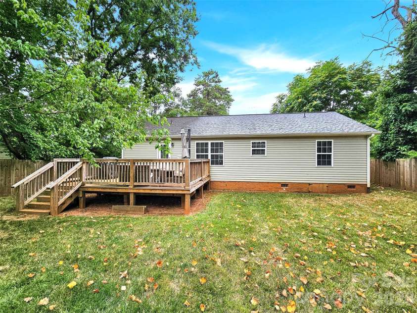 919 Edgemont Avenue, Belmont, NC 28012.  MLS# CAR4429900, YatesRealty ID 53740. 