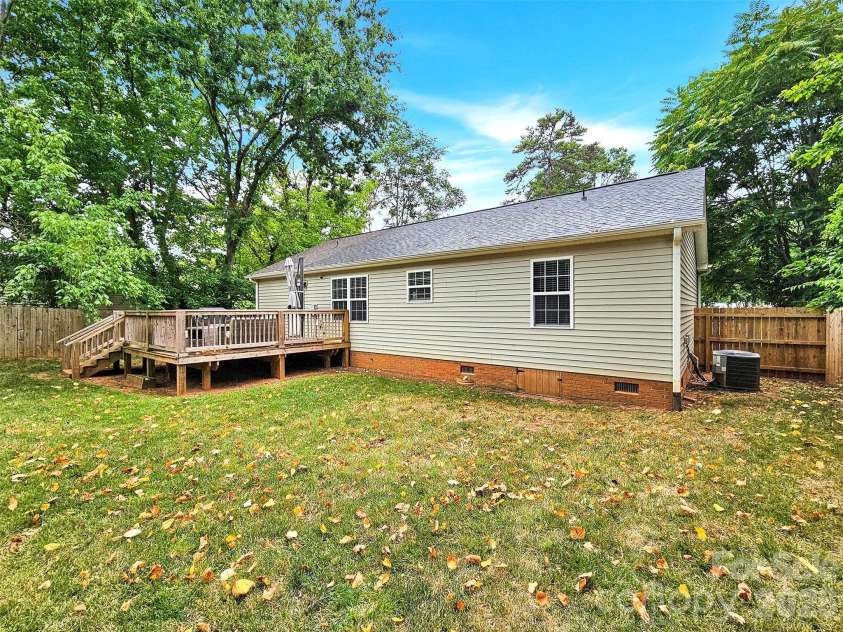 919 Edgemont Avenue, Belmont, NC 28012.  MLS# CAR4429900, YatesRealty ID 53740. 