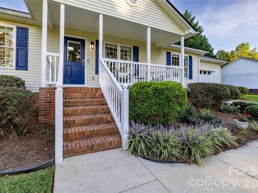 32802 Austin Road, New London, NC 28127.  MLS# CAR4428929, YatesRealty ID 53742. Entry