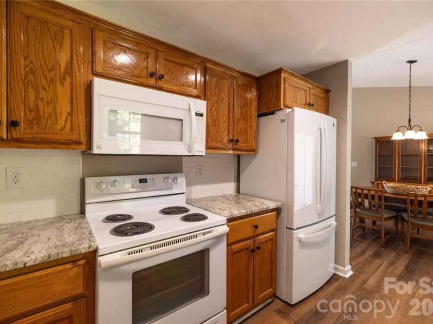32802 Austin Road, New London, NC 28127.  MLS# CAR4428929, YatesRealty ID 53742. Kitchn