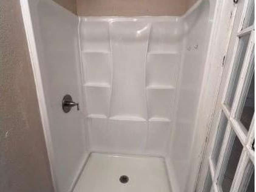 439 2nd Avenue, Hickory, NC 28602.  MLS# CAR4429904, YatesRealty ID 53744. 