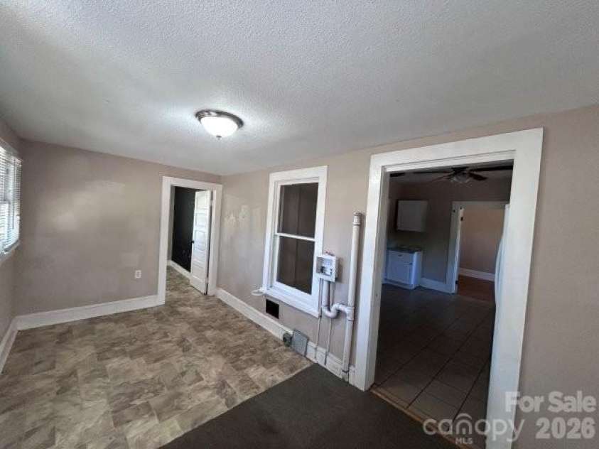 439 2nd Avenue, Hickory, NC 28602.  MLS# CAR4429904, YatesRealty ID 53744. 