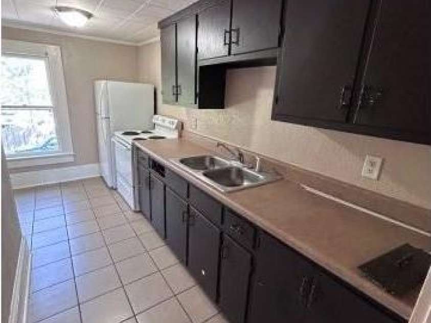 439 2nd Avenue, Hickory, NC 28602.  MLS# CAR4429904, YatesRealty ID 53744. 