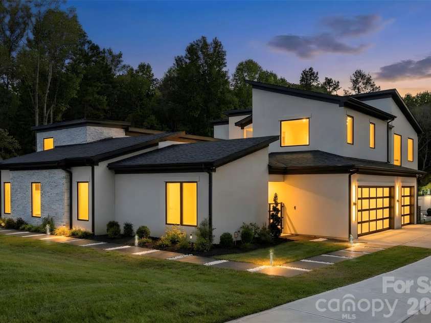 15650 Youngblood Road, Charlotte, NC 28278.  MLS# CAR4429465, YatesRealty ID 53745. 