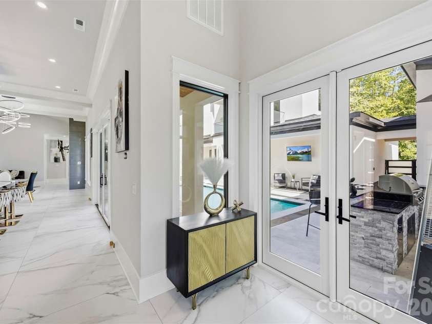 15650 Youngblood Road, Charlotte, NC 28278.  MLS# CAR4429465, YatesRealty ID 53745. 