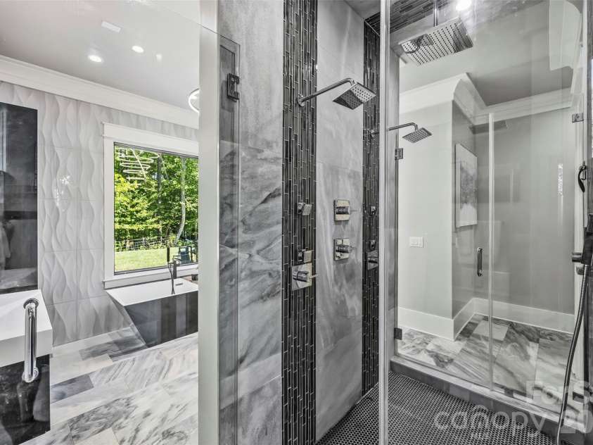 15650 Youngblood Road, Charlotte, NC 28278.  MLS# CAR4429465, YatesRealty ID 53745. 