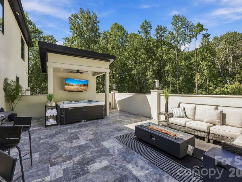 15650 Youngblood Road, Charlotte, NC 28278.  MLS# CAR4429465, YatesRealty ID 53745. 