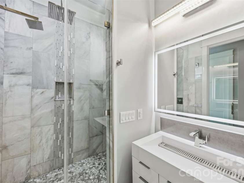 15650 Youngblood Road, Charlotte, NC 28278.  MLS# CAR4429465, YatesRealty ID 53745. 