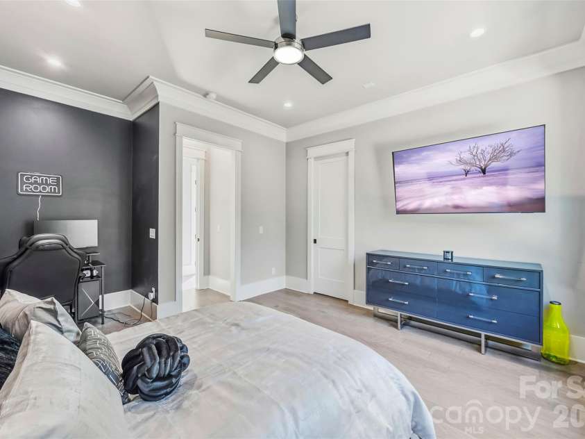 15650 Youngblood Road, Charlotte, NC 28278.  MLS# CAR4429465, YatesRealty ID 53745. 