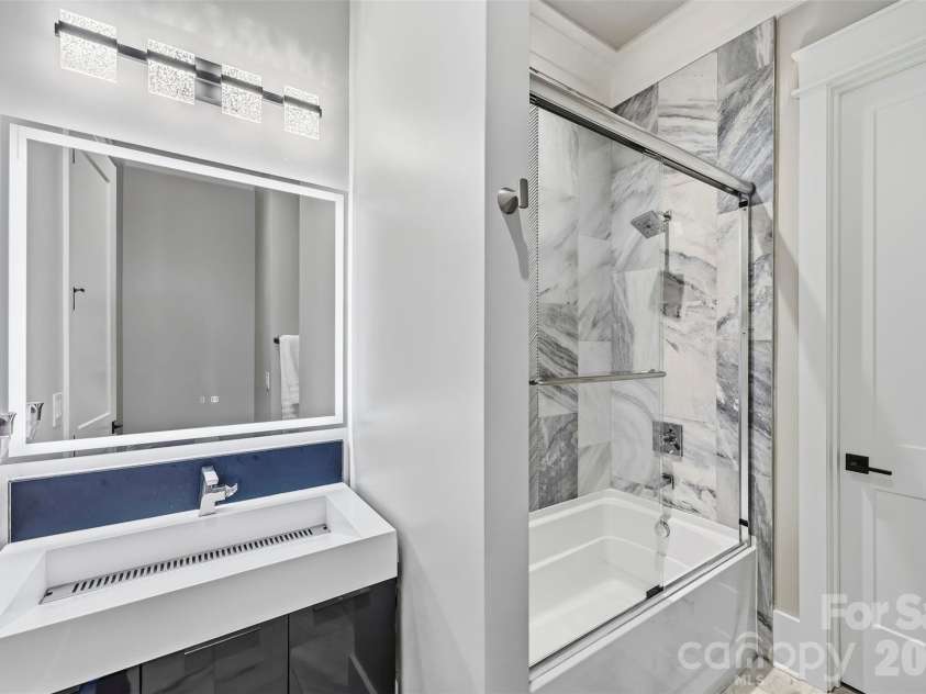 15650 Youngblood Road, Charlotte, NC 28278.  MLS# CAR4429465, YatesRealty ID 53745. 