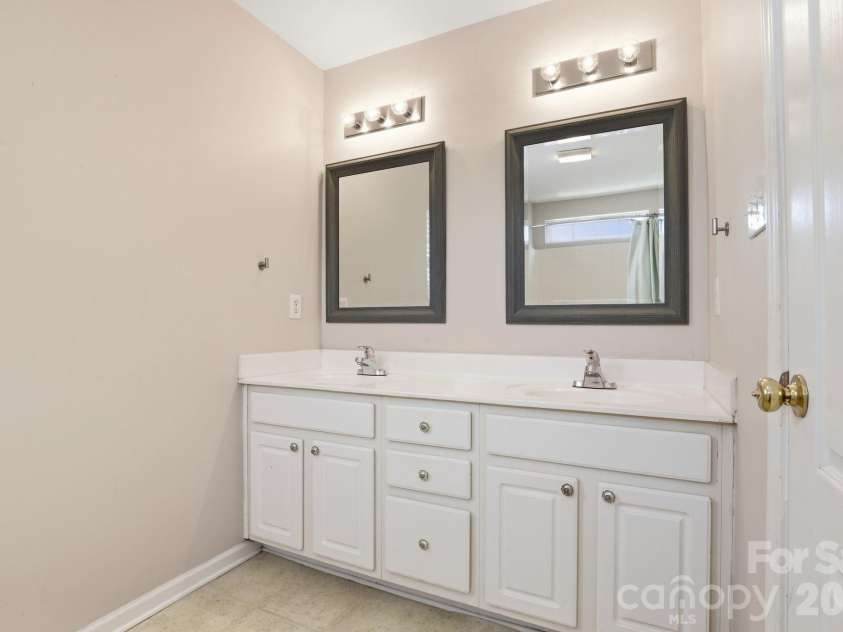 1020 Traditions Park Drive, Pineville, NC 28134.  MLS# CAR4428978, YatesRealty ID 53750. 