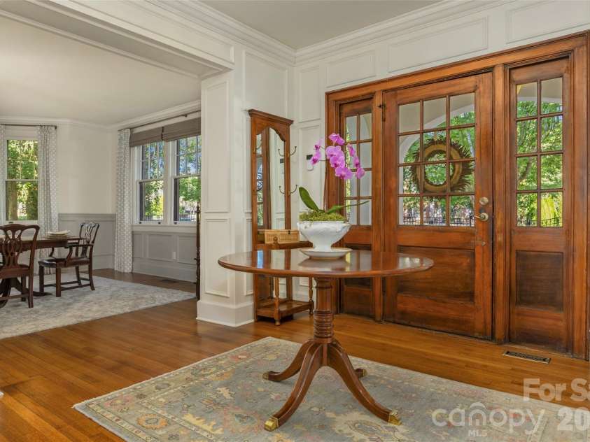 200 Kimberly Avenue, Asheville, NC 28804.  MLS# CAR4429013, YatesRealty ID 53751. 
