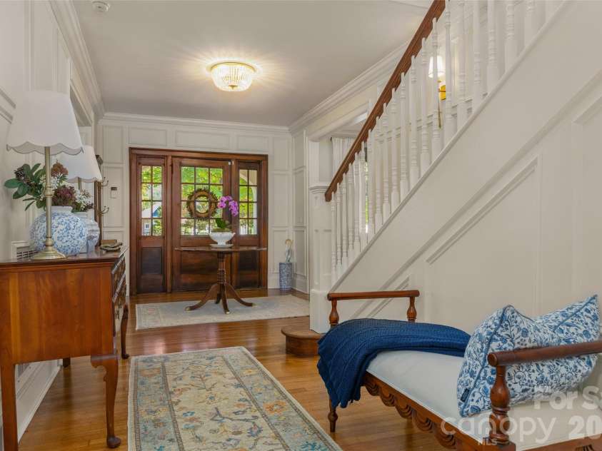 200 Kimberly Avenue, Asheville, NC 28804.  MLS# CAR4429013, YatesRealty ID 53751. 