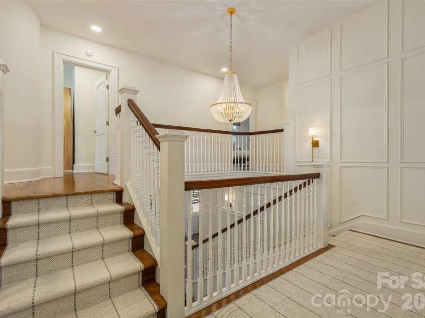 200 Kimberly Avenue, Asheville, NC 28804.  MLS# CAR4429013, YatesRealty ID 53751. 