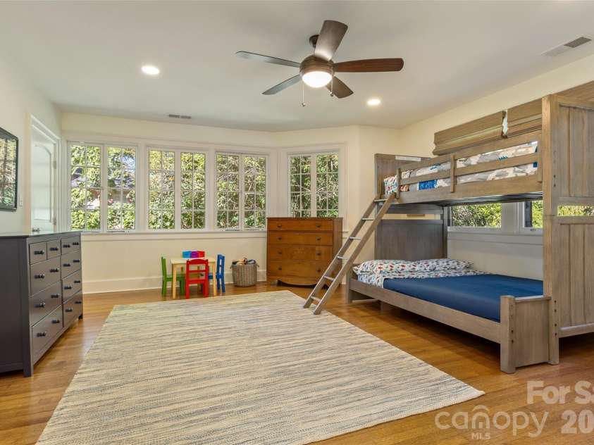 200 Kimberly Avenue, Asheville, NC 28804.  MLS# CAR4429013, YatesRealty ID 53751. 