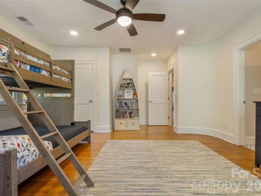200 Kimberly Avenue, Asheville, NC 28804.  MLS# CAR4429013, YatesRealty ID 53751. 