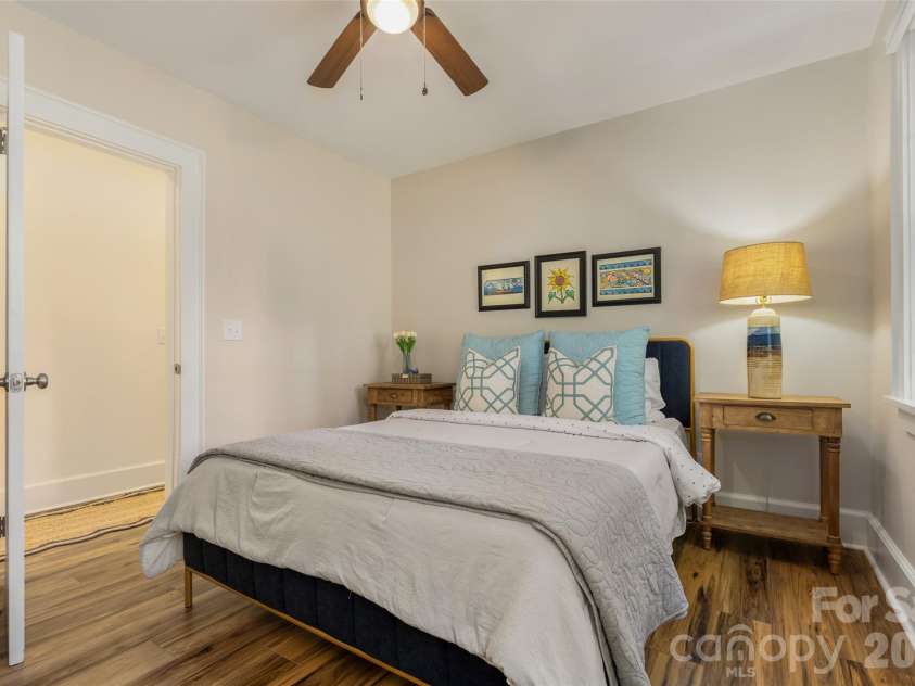 200 Kimberly Avenue, Asheville, NC 28804.  MLS# CAR4429013, YatesRealty ID 53751. 
