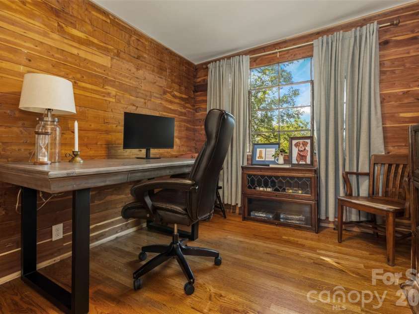 200 Kimberly Avenue, Asheville, NC 28804.  MLS# CAR4429013, YatesRealty ID 53751. Office.