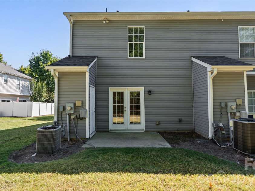 2859 Summergrove Court, Matthews, NC 28105.  MLS# CAR4429068, YatesRealty ID 53753. 