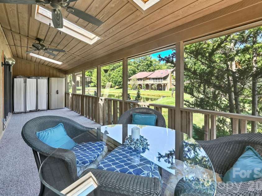 901 Red Oak Drive, Hendersonville, NC 28791.  MLS# CAR4428905, YatesRealty ID 53754. 