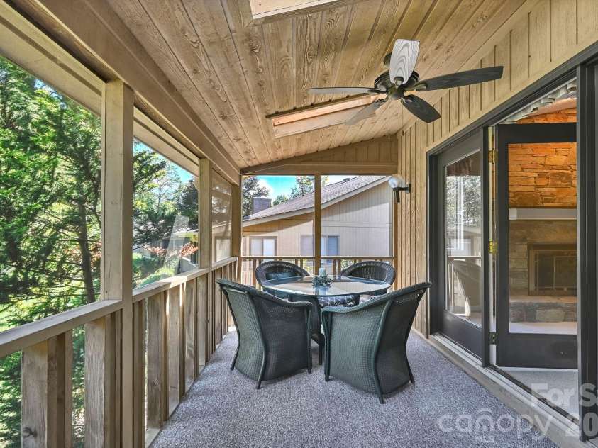901 Red Oak Drive, Hendersonville, NC 28791.  MLS# CAR4428905, YatesRealty ID 53754. 
