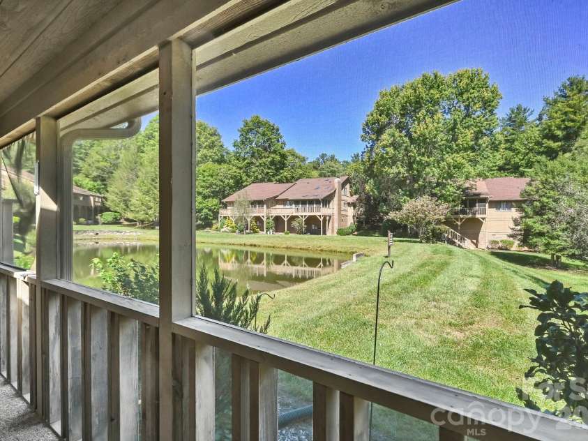 901 Red Oak Drive, Hendersonville, NC 28791.  MLS# CAR4428905, YatesRealty ID 53754. 