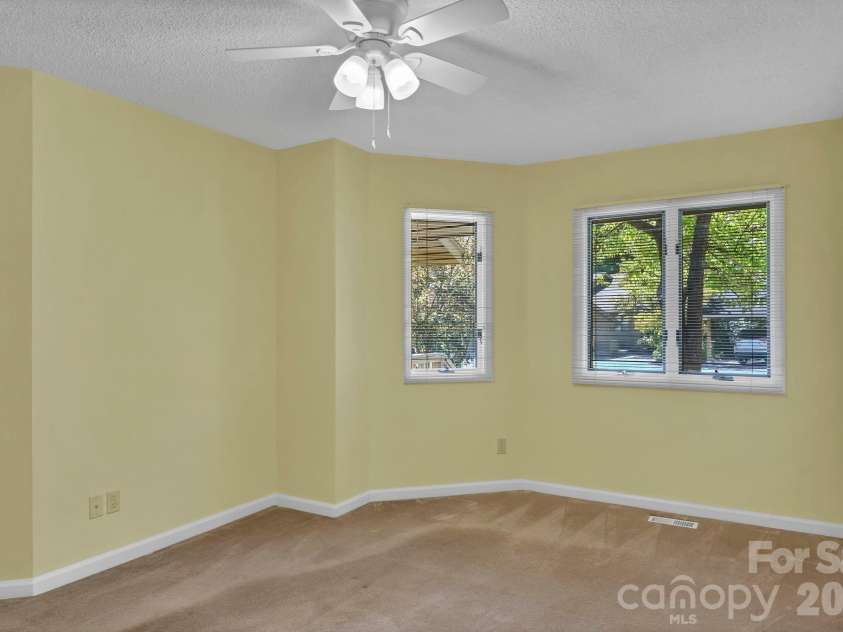 901 Red Oak Drive, Hendersonville, NC 28791.  MLS# CAR4428905, YatesRealty ID 53754. 