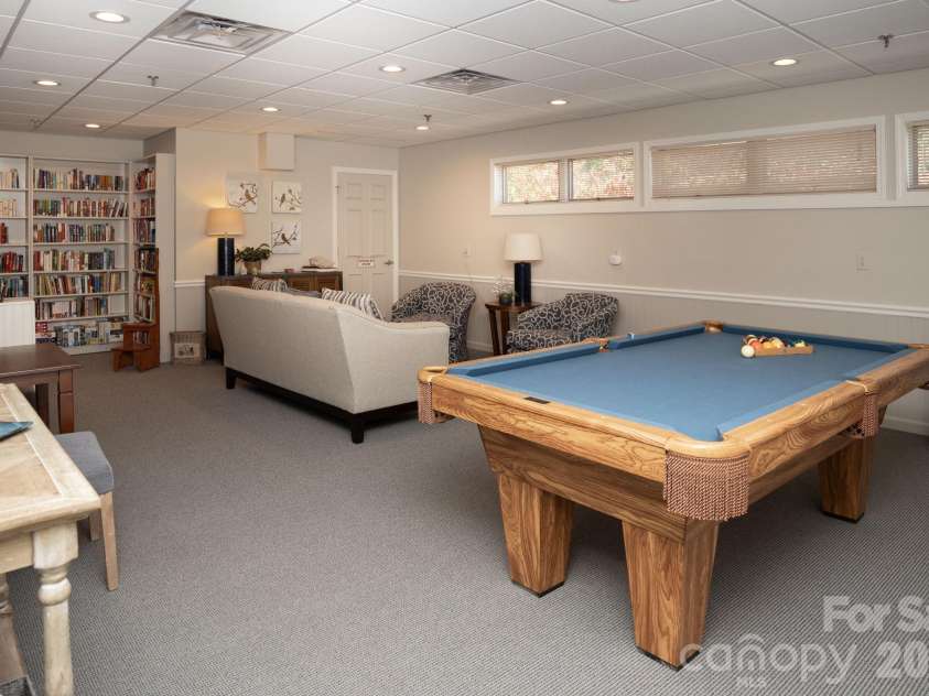 901 Red Oak Drive, Hendersonville, NC 28791.  MLS# CAR4428905, YatesRealty ID 53754. 