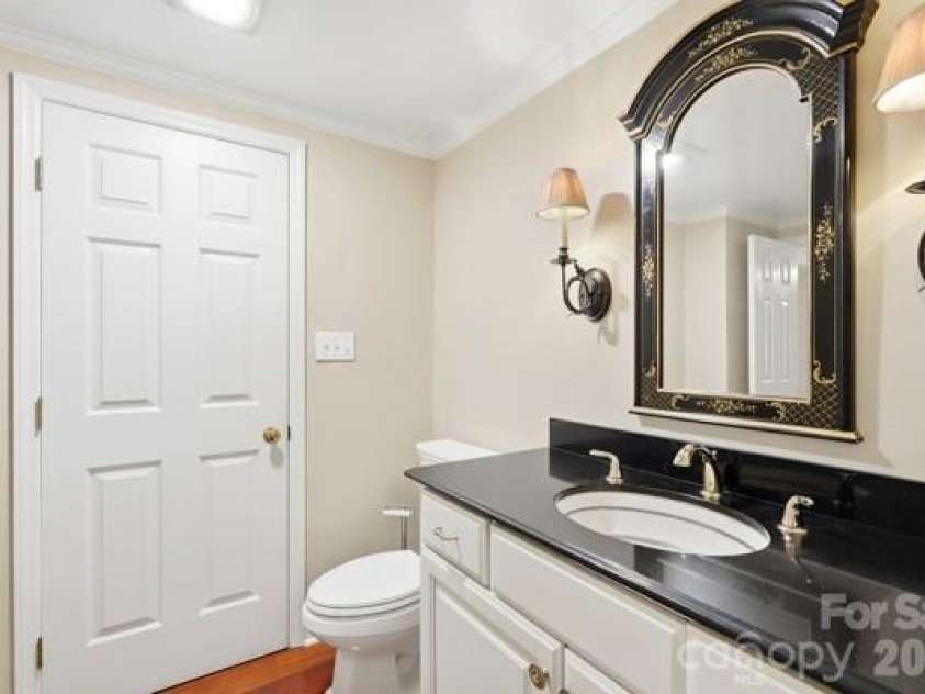1677 Double Oaks Road, Fort Mill, SC 29715.  MLS# CAR4429426, YatesRealty ID 53755. Full Bathroom 1